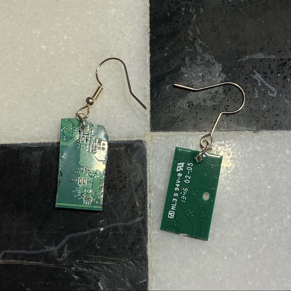 MOTHERBOARD EARRINGS - Picture 3 of 3